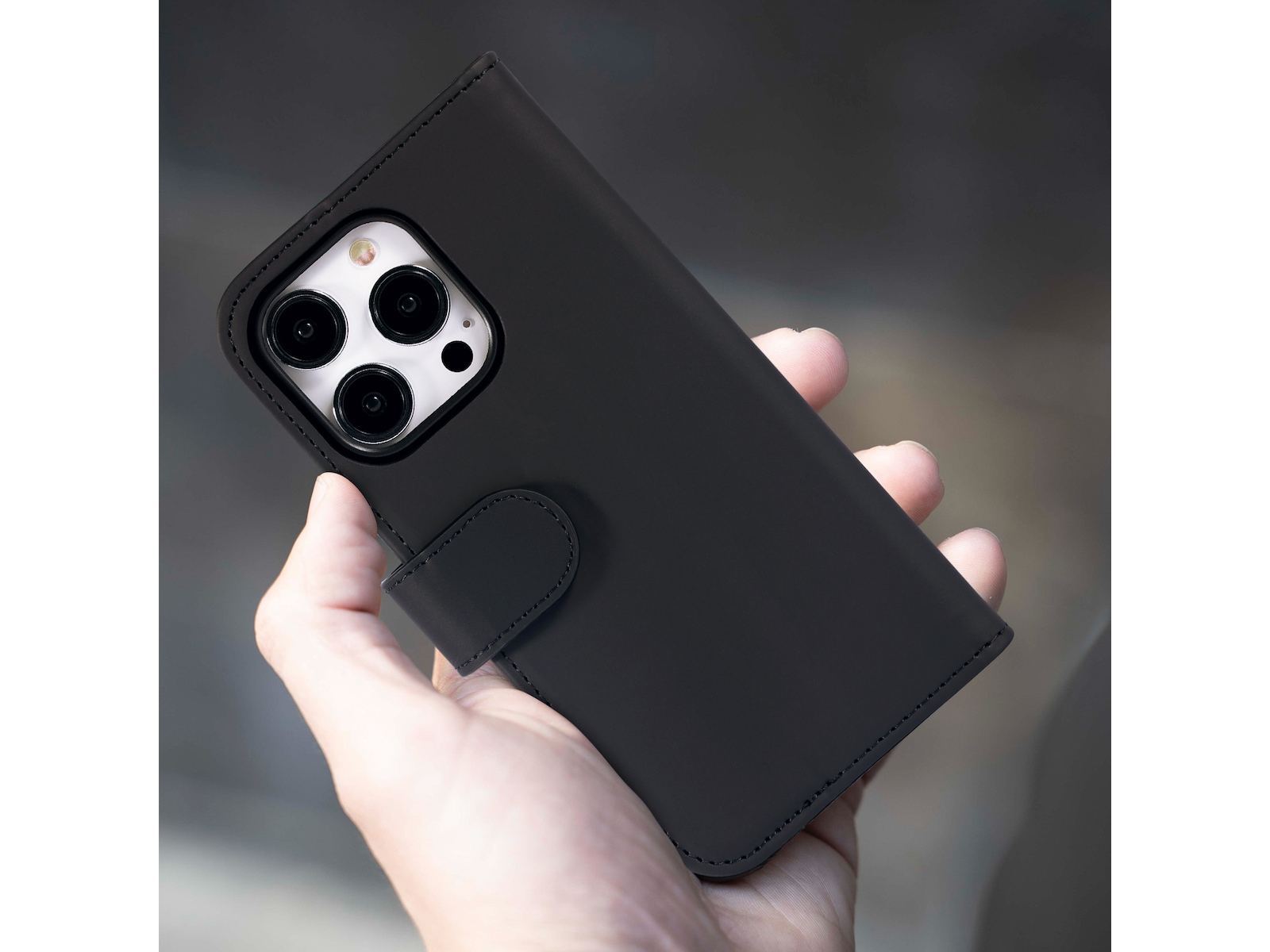 iiglo iPhone 15 Pro Plånboksfodral (svart) Skydd