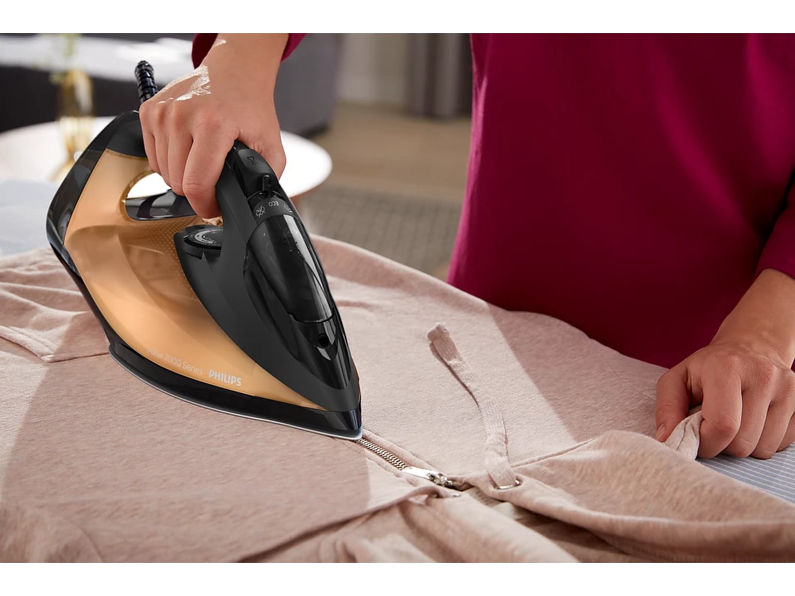 Philips 7000-serien DST7040/81 ångstrykjärn (svart/guld) Strykjärn