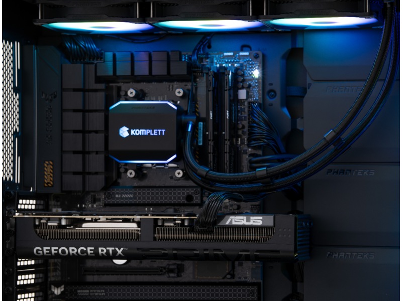 Komplett-PC Epic Gaming i330 RGB Gamingdator stationär