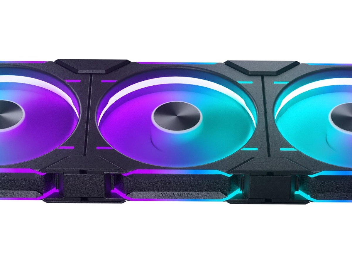 Phanteks D30 140mm PWM DRGB Reverse Fläkt 3-Pack (svart) Fläkt