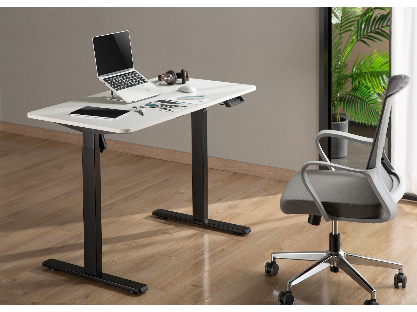 Ergonomiskt höj-/sänkbord 150cm (vit) Skrivbord