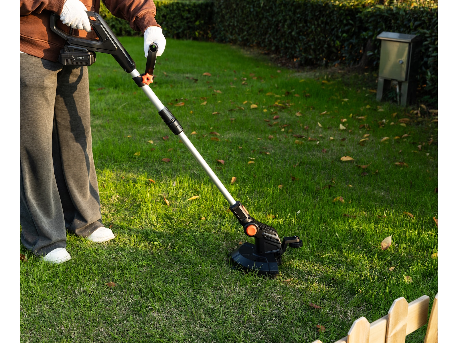 Freev GST-300 sladdlös grästrimmer 30cm 20V Grästrimmers