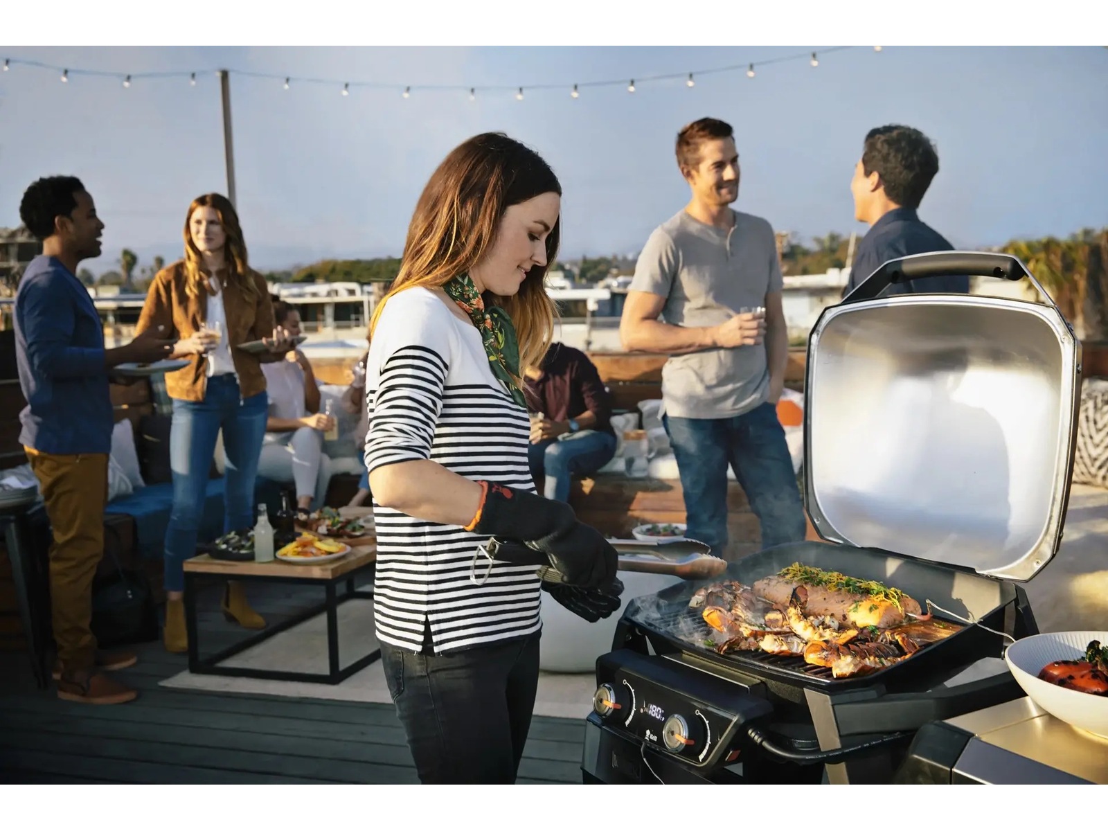 Weber Pulse 2000 Elektrisk Grill med Vagn -B-Grade Demo hem & hushåll