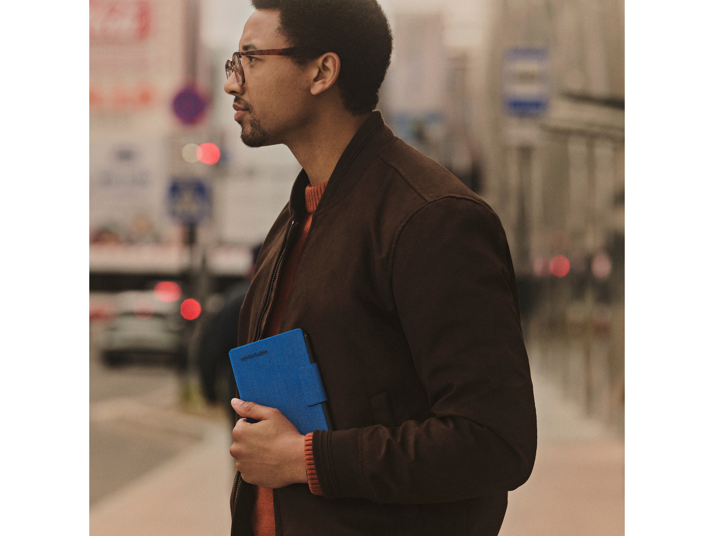 reMarkable Paper Pro Move Book Folio (burgunder) Tillbehör till digitala anteckningsblock