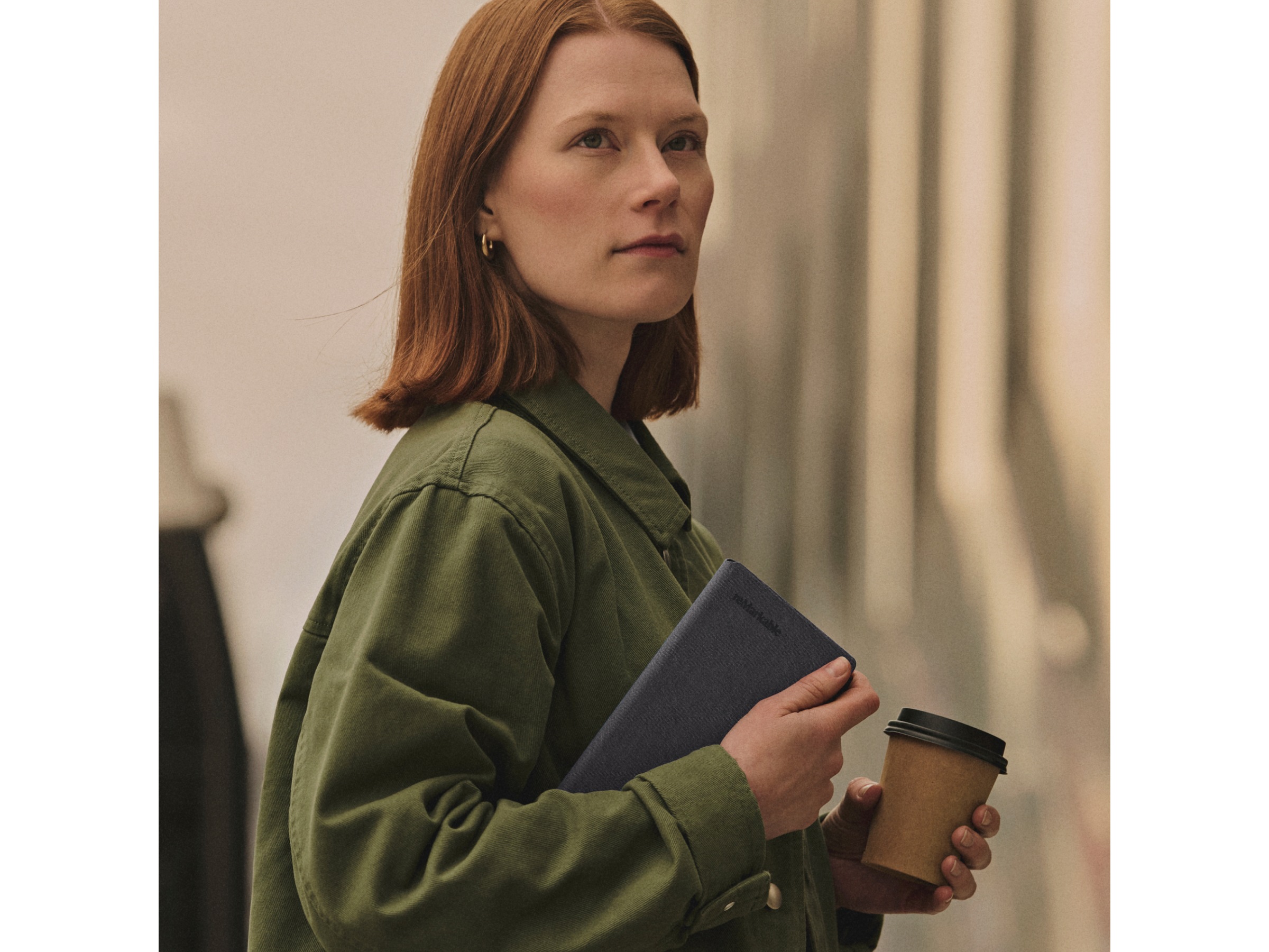 reMarkable Paper Pro Move Book Folio (burgunder) Tillbehör till digitala anteckningsblock