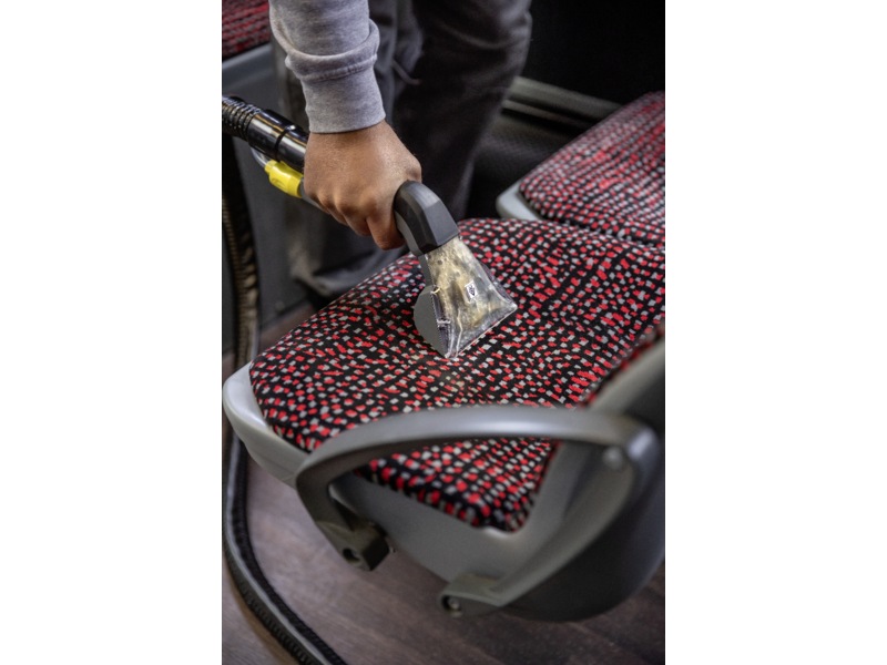 Kärcher Puzzi 8/1 Möbel- och mattvätt Ångtvättare