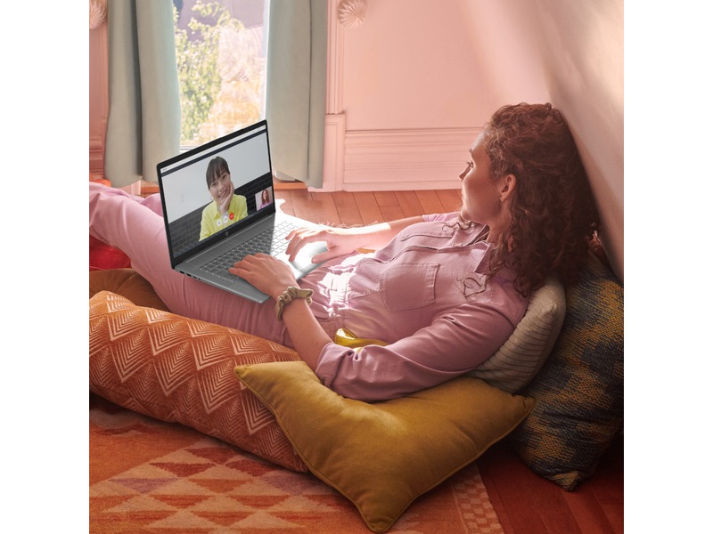 HP Laptop 17-cp3003no 17,3" FHD -B-Grade Demo bärbara datorer