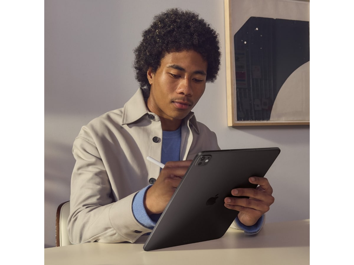 13-inch iPad Pro Wi‑Fi 512GB with standard glass - Silver Surfplattor
