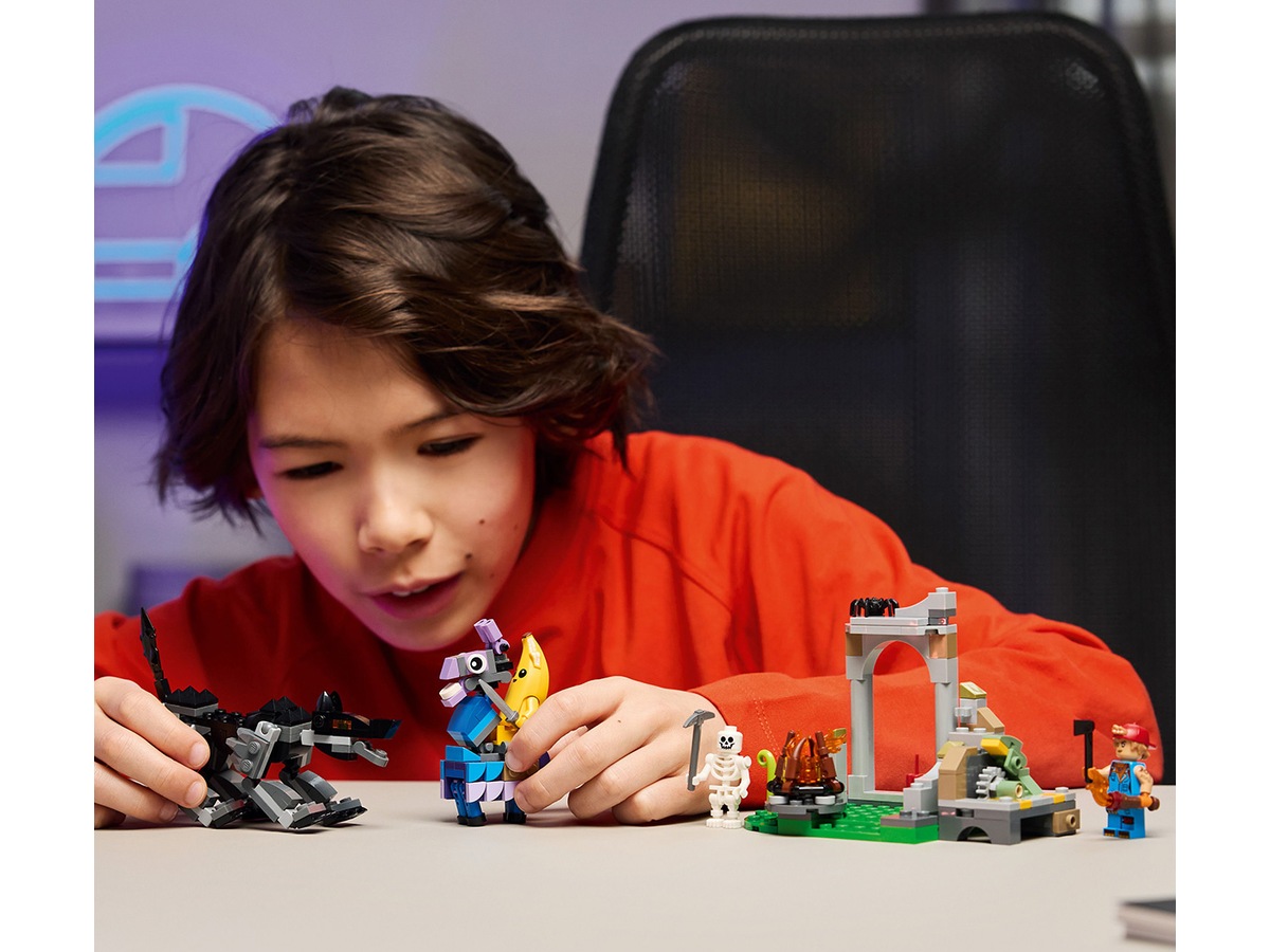 LEGO Fortnite Peely och Sparkplugs läger 77075 LEGO