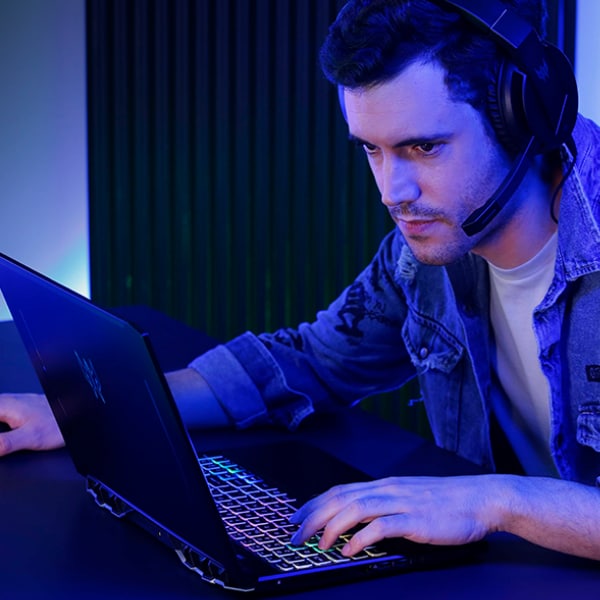 Acer Predator Helios 300 PH315-53 gaming laptop