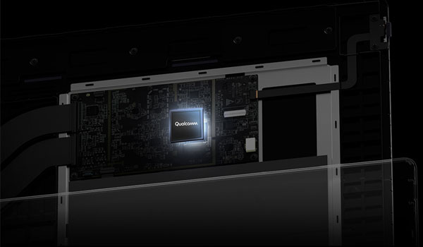 4-kärnig Qualcomm-processor med 2 GHz klockfrekvens och 2 GB RAM