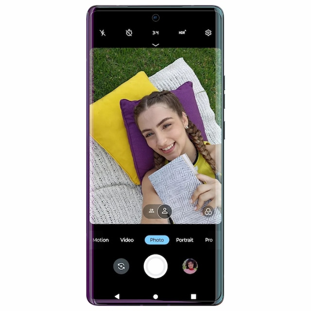 Känslighet för svagt ljus gör dina selfies perfekta, oavsett ljus och omgivning.