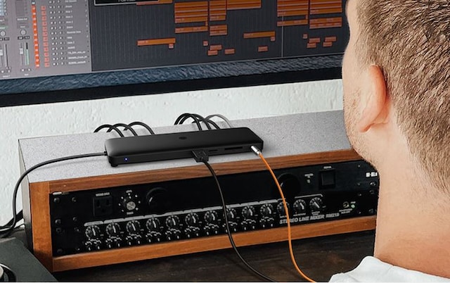 Designad med proffs och hemmakontorsanvändare i åtanke