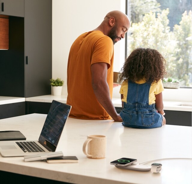 Tre kuddar för trådlös laddning.