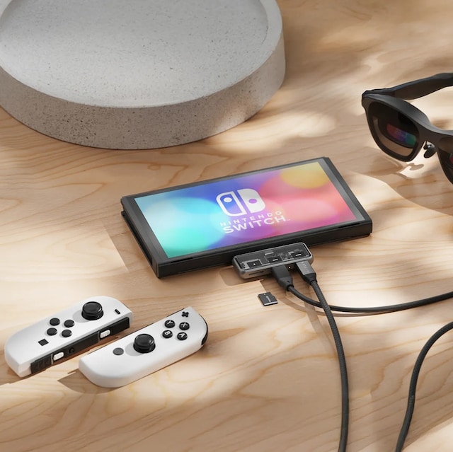 Satechi Mobile XR Hub with microSD